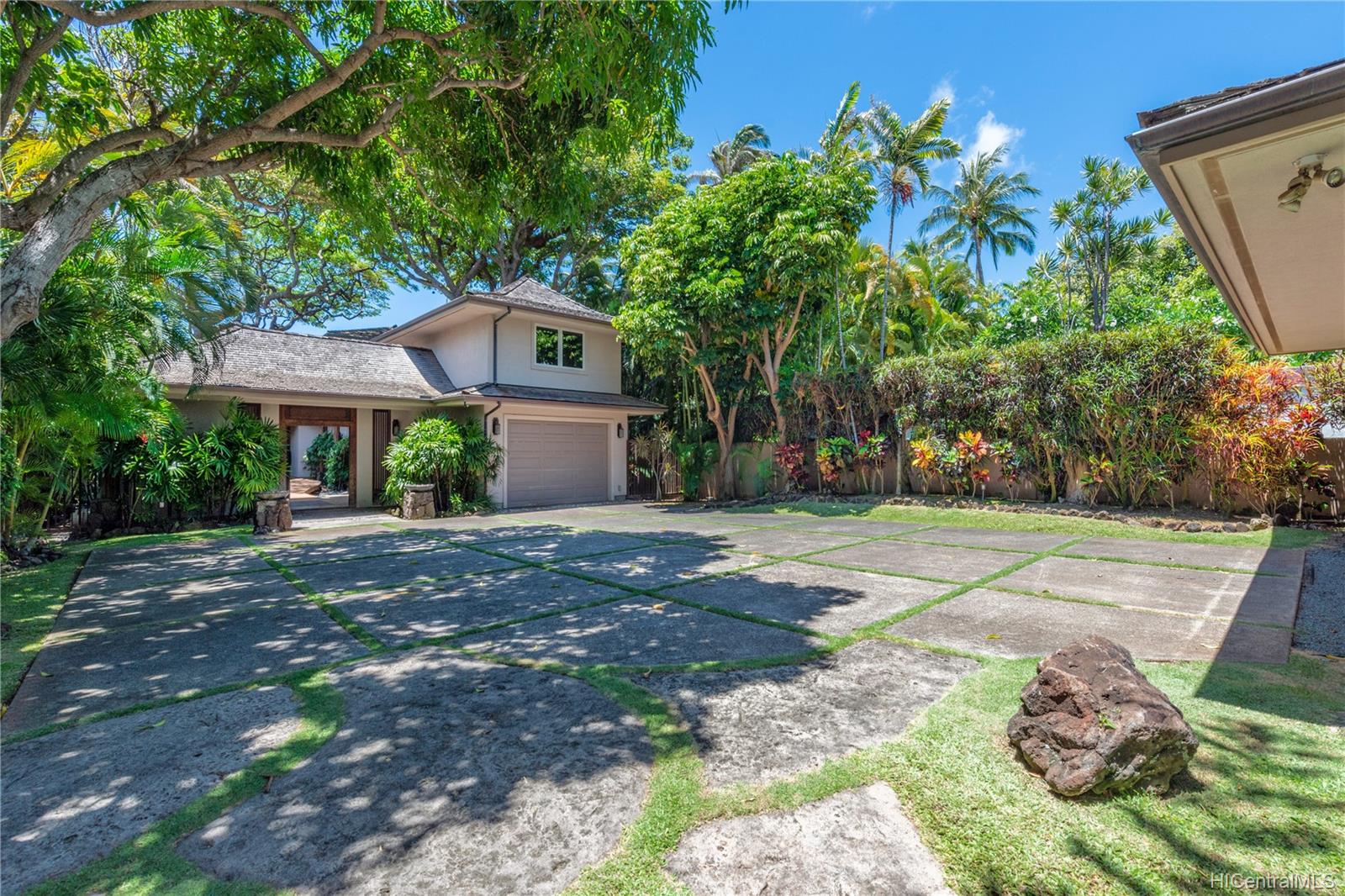 4577 Kahala Avenue Honolulu, HI 96816