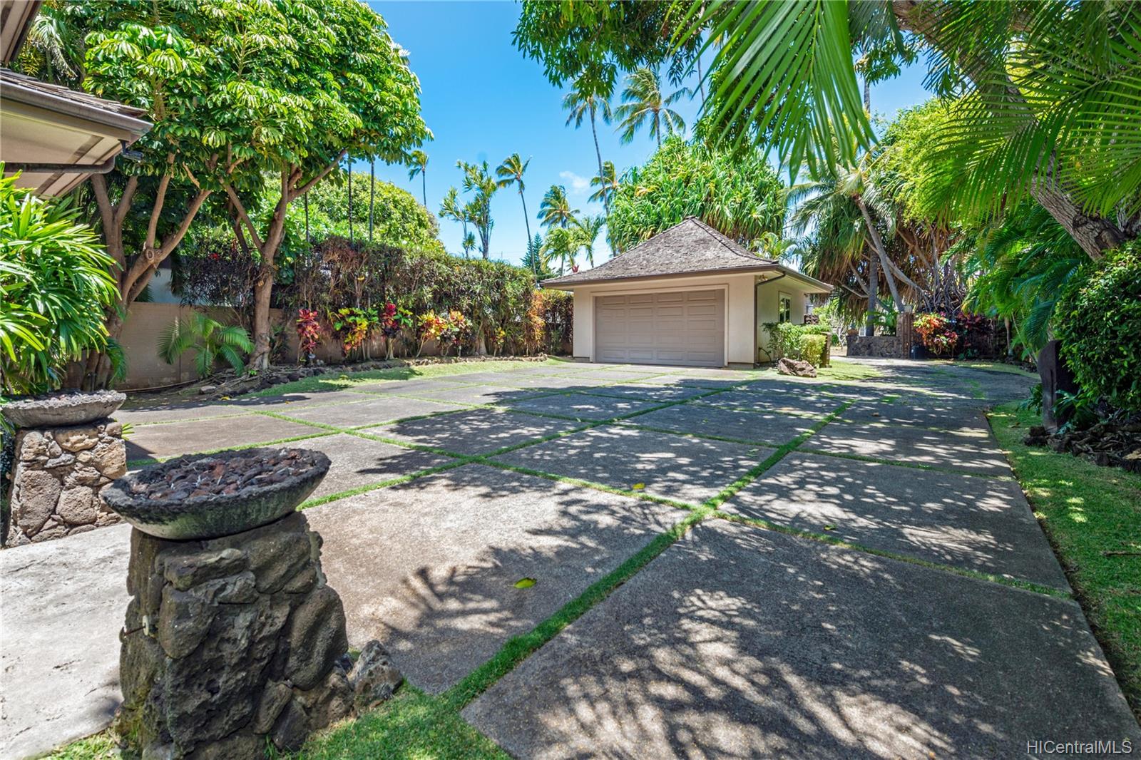 4577 Kahala Avenue Honolulu, HI 96816