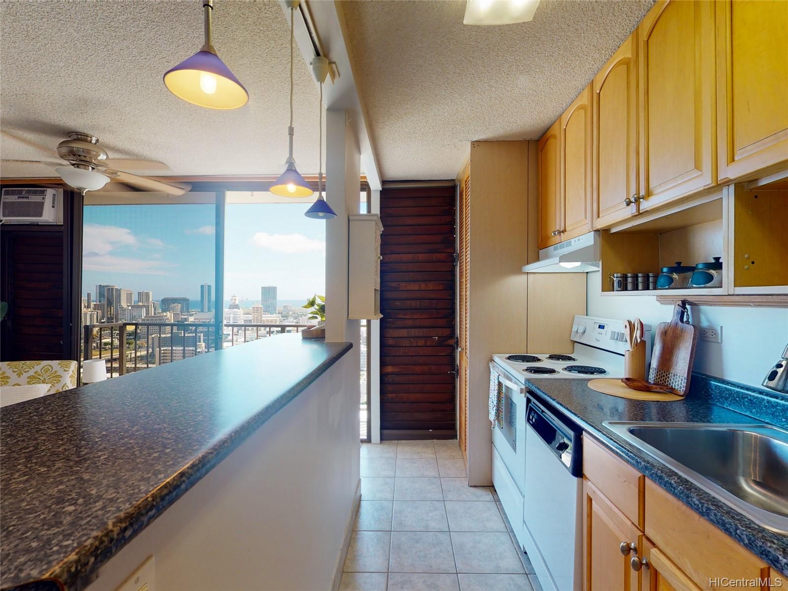 1630 Liholiho Street #2405, Honolulu, HI 96822