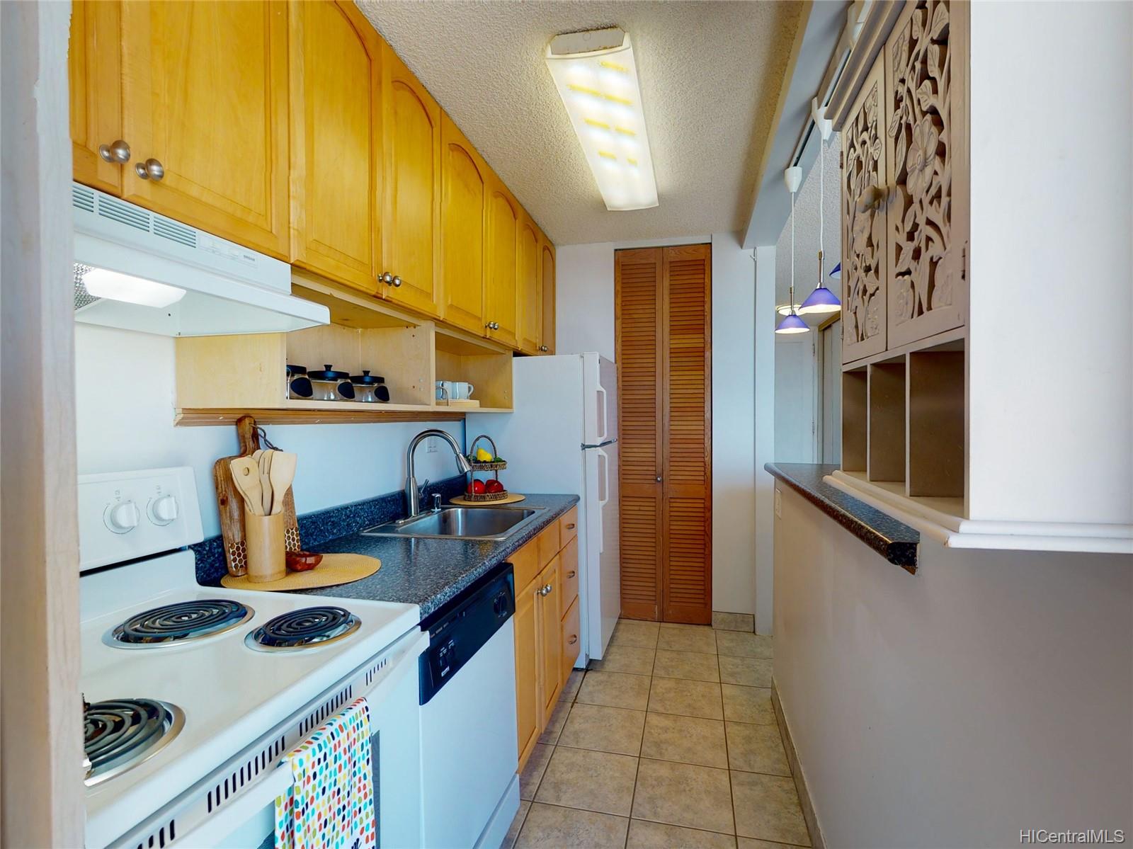 1630 Liholiho Street #2405, Honolulu, HI 96822