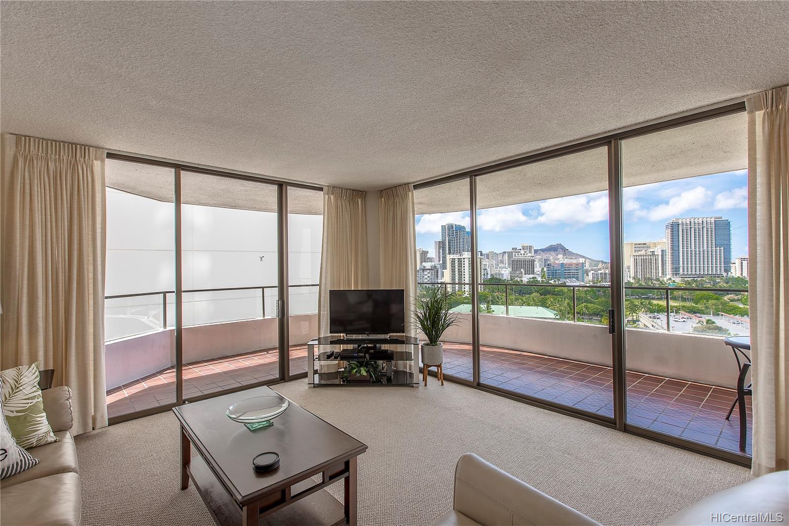 1910 Ala Moana Boulevard #17D, Honolulu, HI 96815