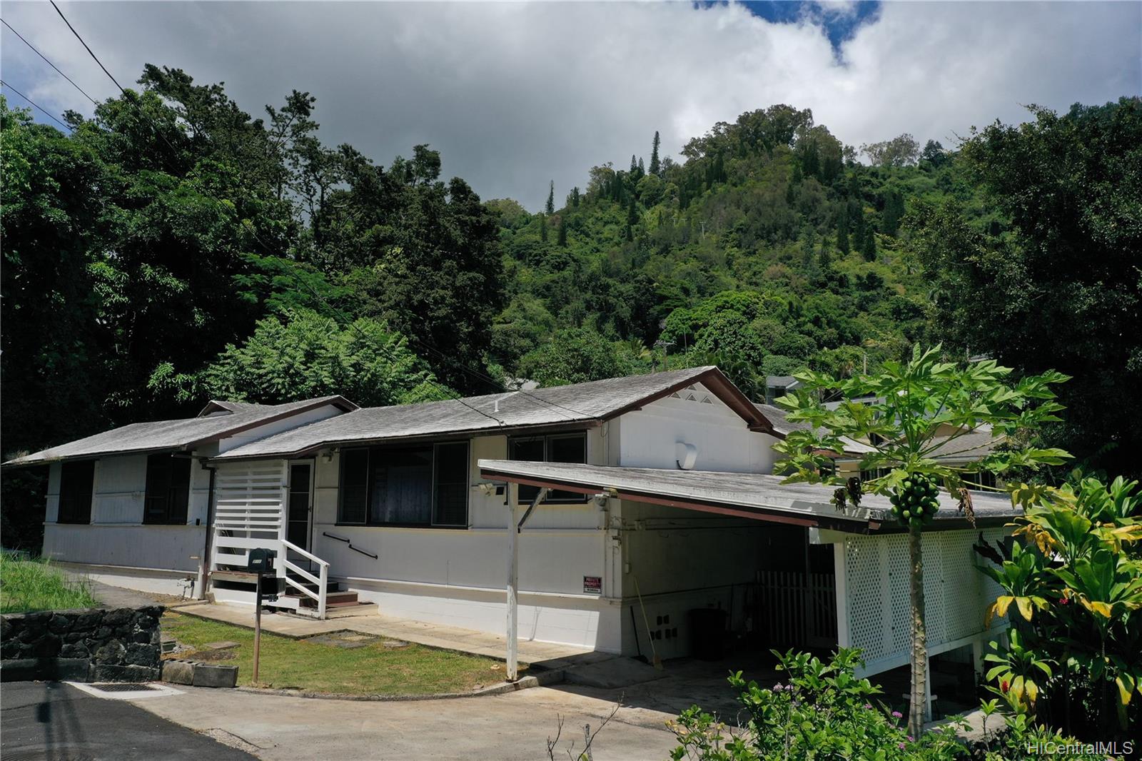 142 Polulani Place Honolulu, HI 96813