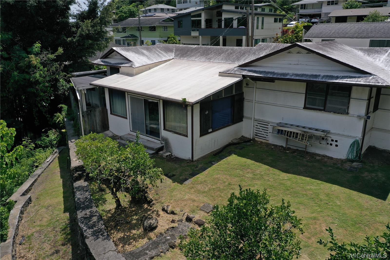 142 Polulani Place Honolulu, HI 96813