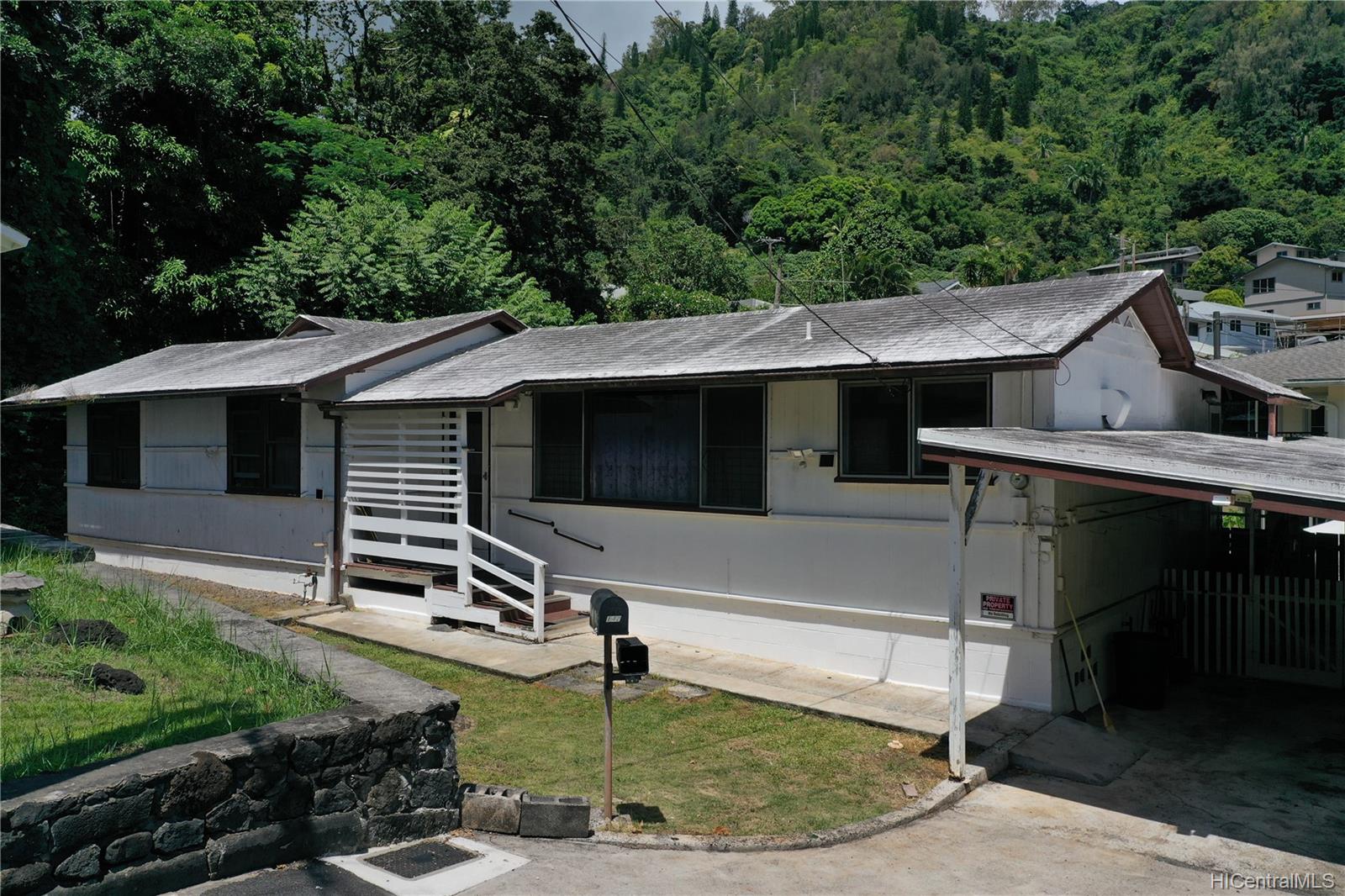 142 Polulani Place Honolulu, HI 96813