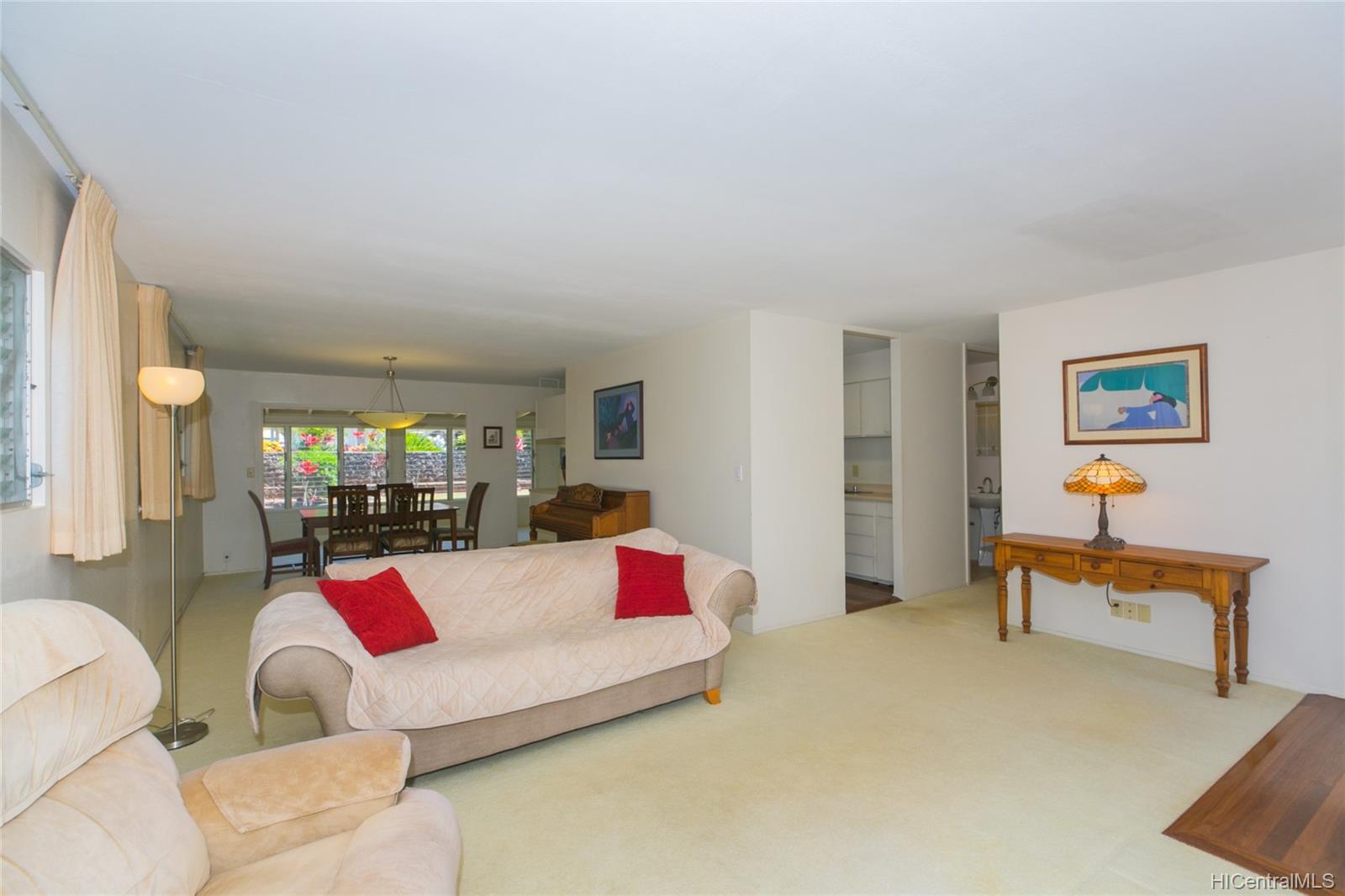 6614 Kauna Street Honolulu, HI 96825