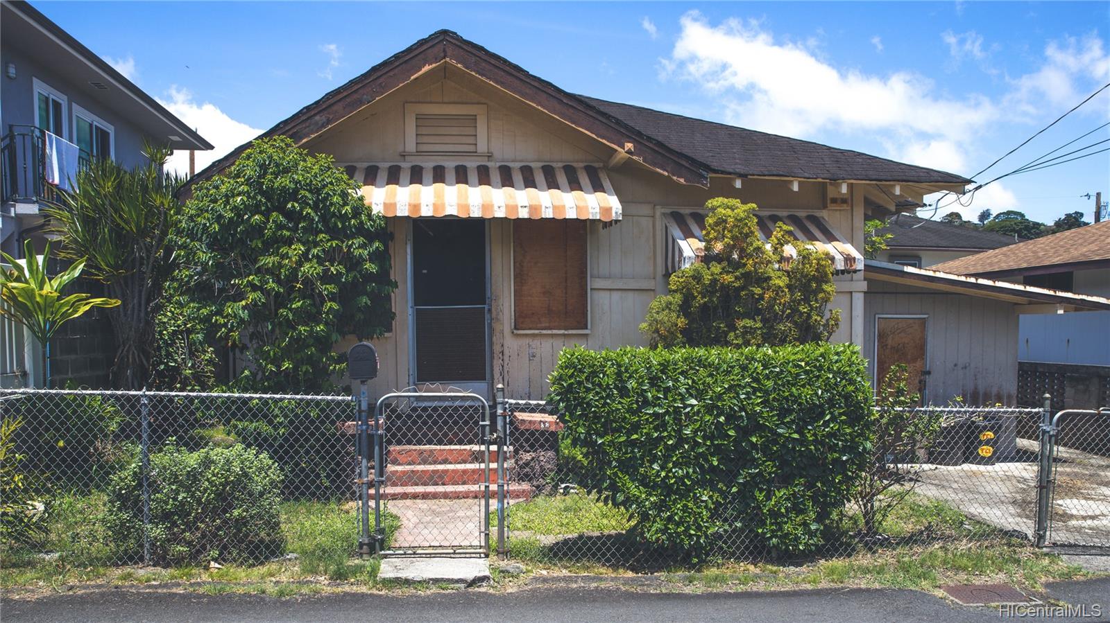 2263A Kanealii Avenue Honolulu, HI 96813