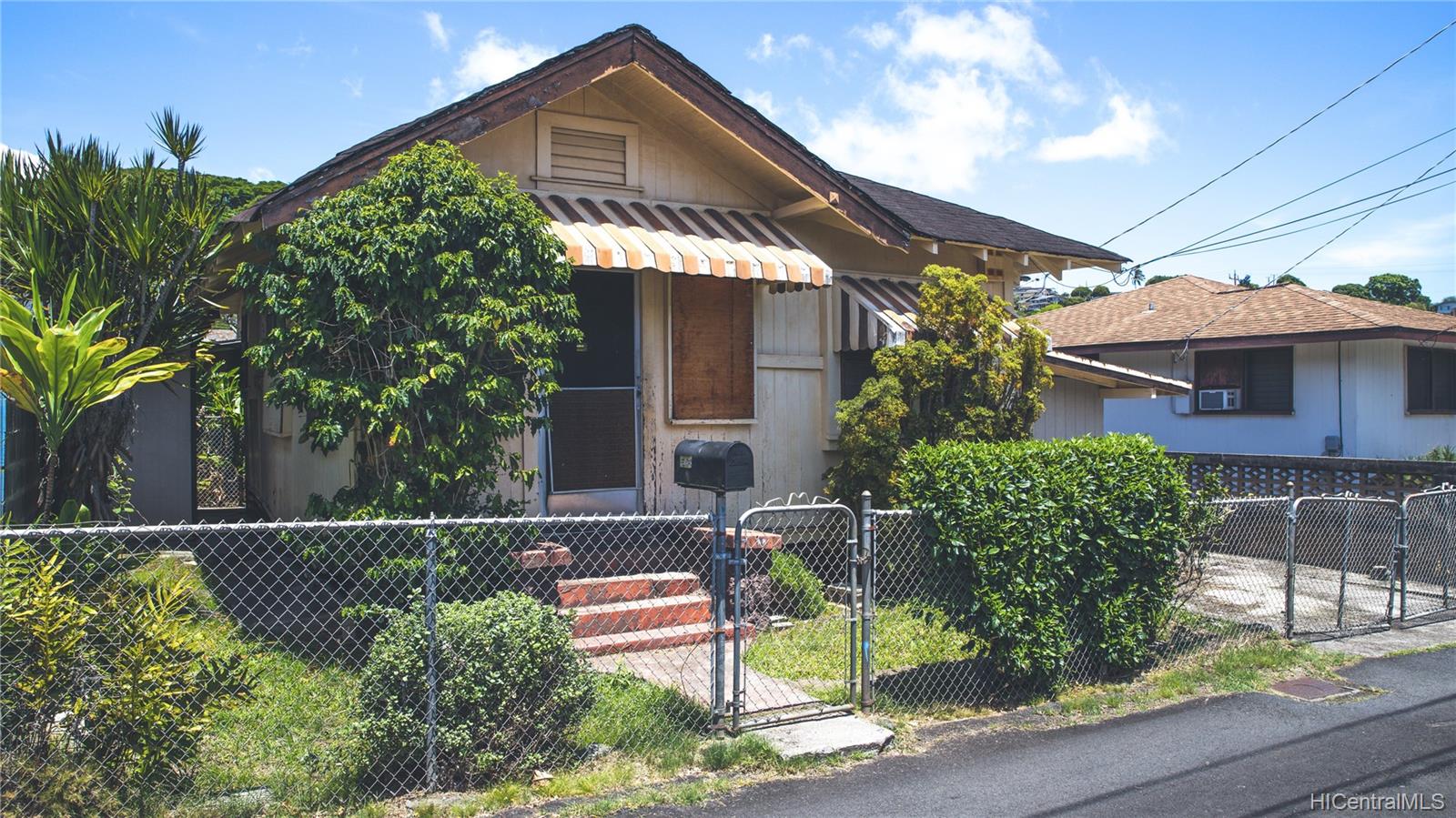 2263A Kanealii Avenue Honolulu, HI 96813