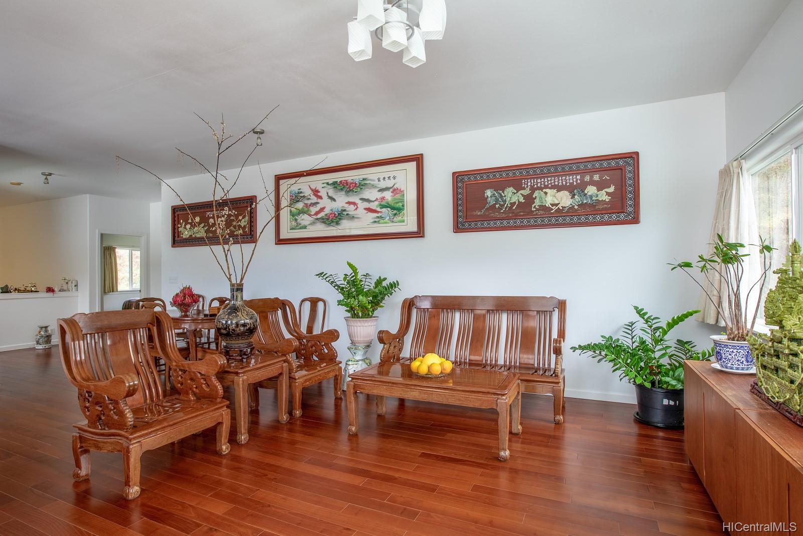 516 Pepeekeo Place Honolulu, HI 96825