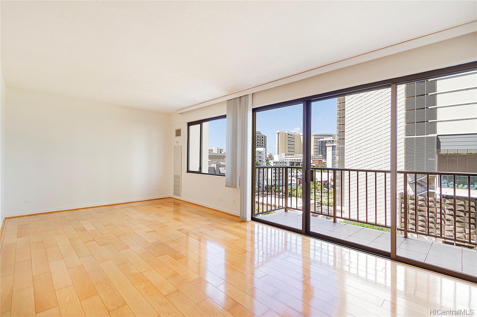 2140 Kuhio Avenue #803, Honolulu, HI 96815