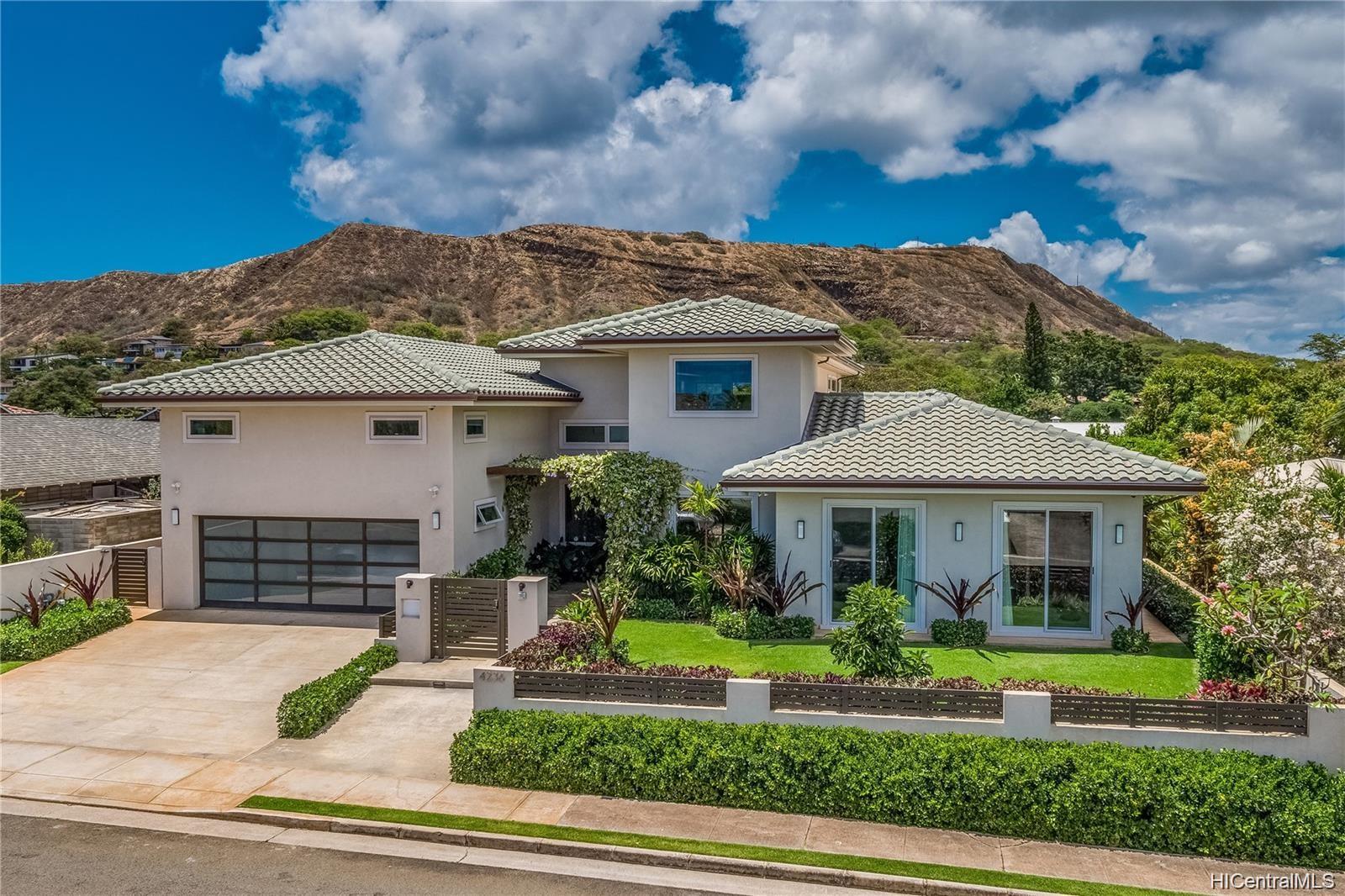 4236 Kaimanahila Street Honolulu, HI 96816