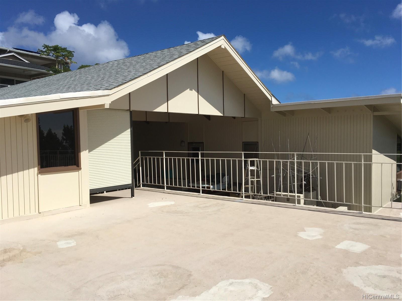 1658 Kamole Street Honolulu, HI 96821