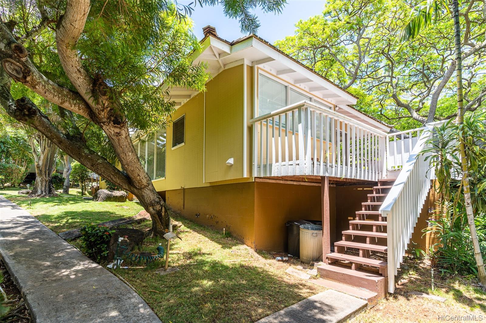 1444 Kalaniiki Street #6, Honolulu, HI 96821