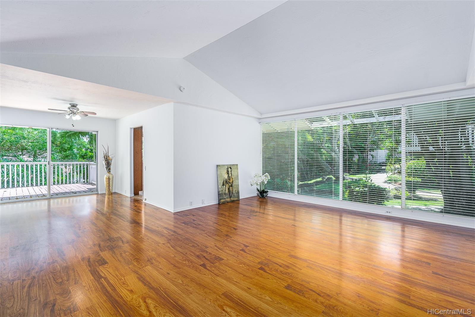 1444 Kalaniiki Street #6, Honolulu, HI 96821