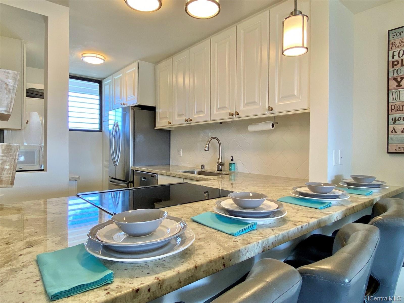1521 Alexander Street #1504, Honolulu, HI 96822