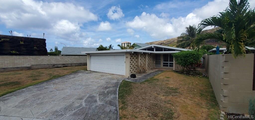 527 Kawaihae Street Honolulu, HI 96825