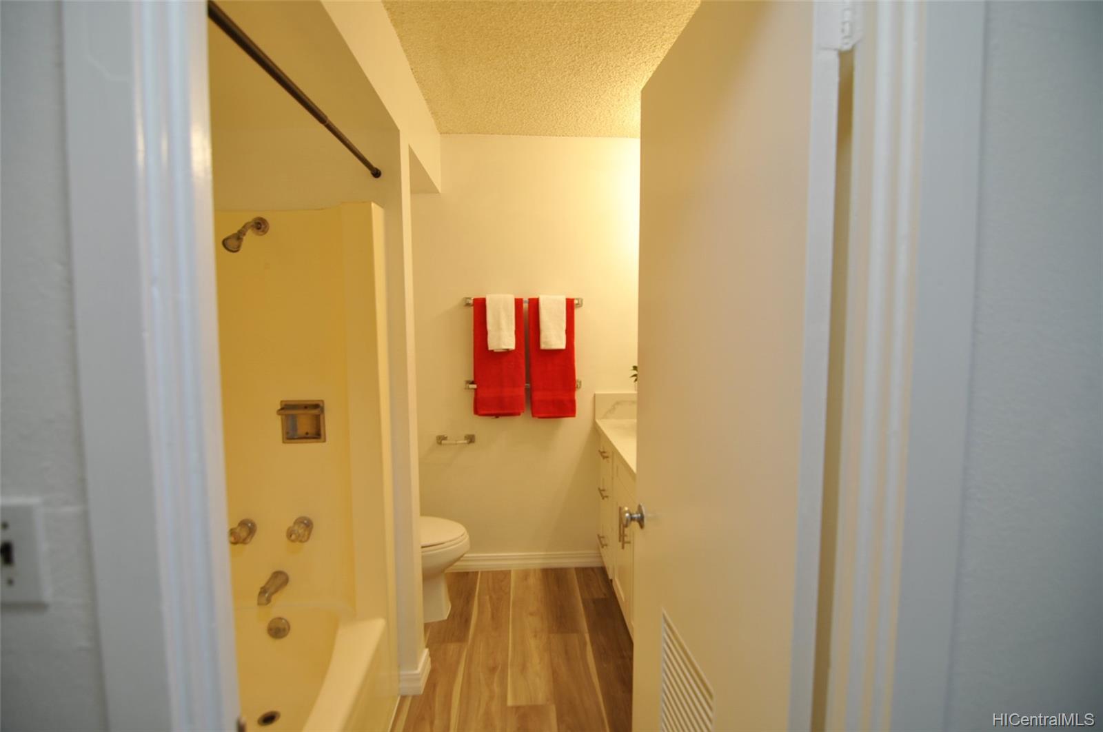747 Amana Street #910, Honolulu, HI 96814