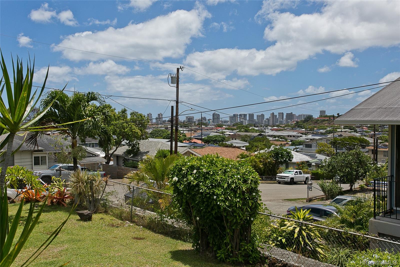 3530 Pakui Street Honolulu, HI 96816