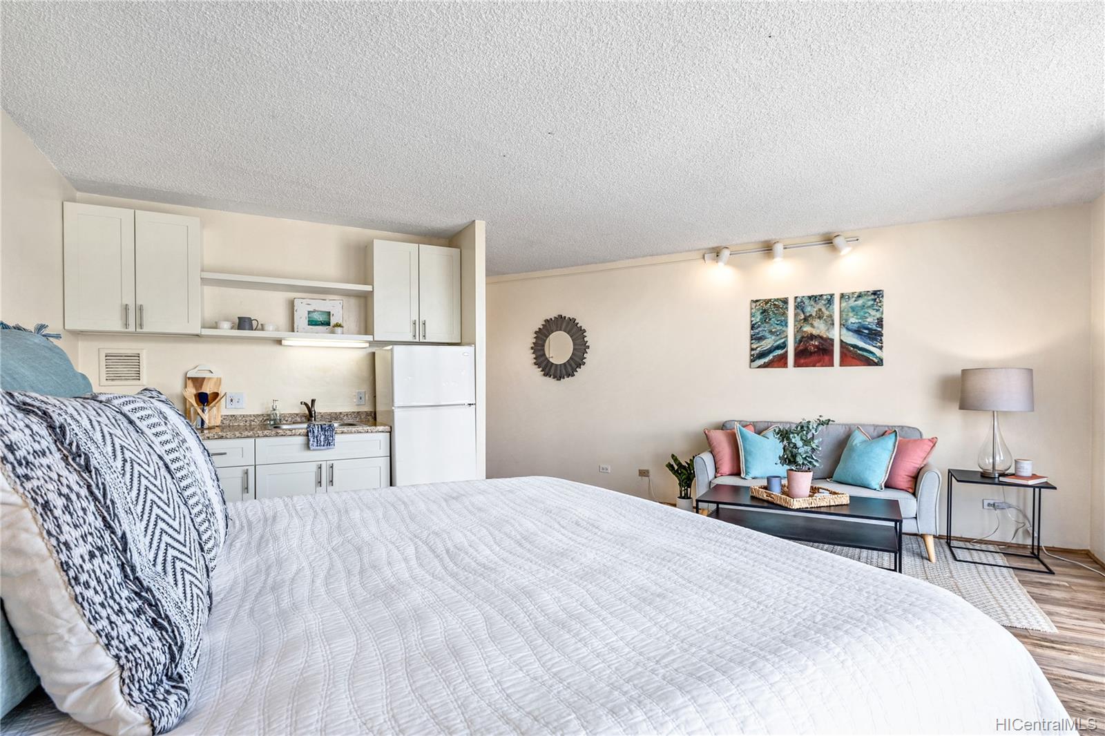 750 Amana Street #2005, Honolulu, HI 96814