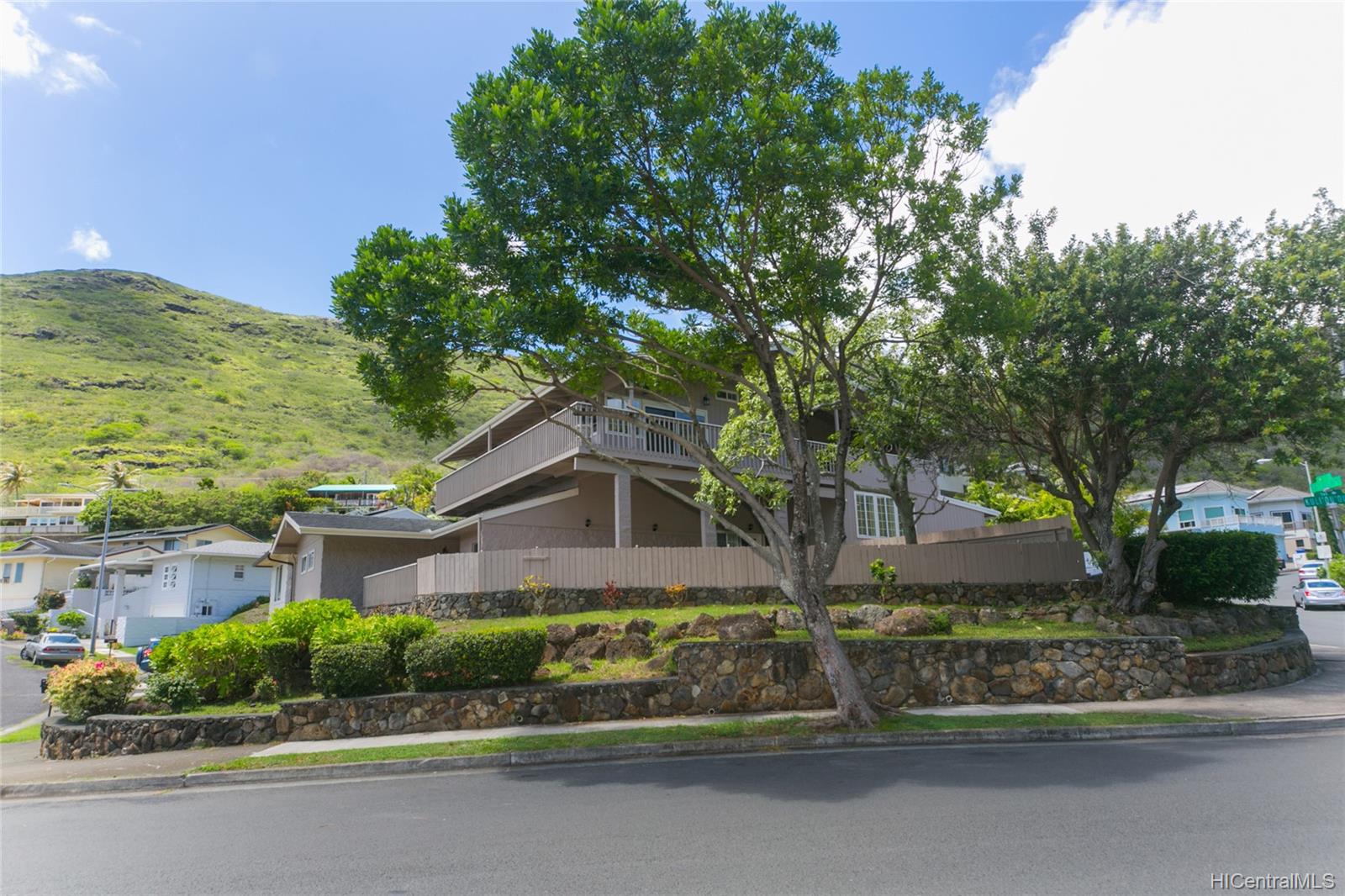 551 Papahehi Place Honolulu, HI 96821