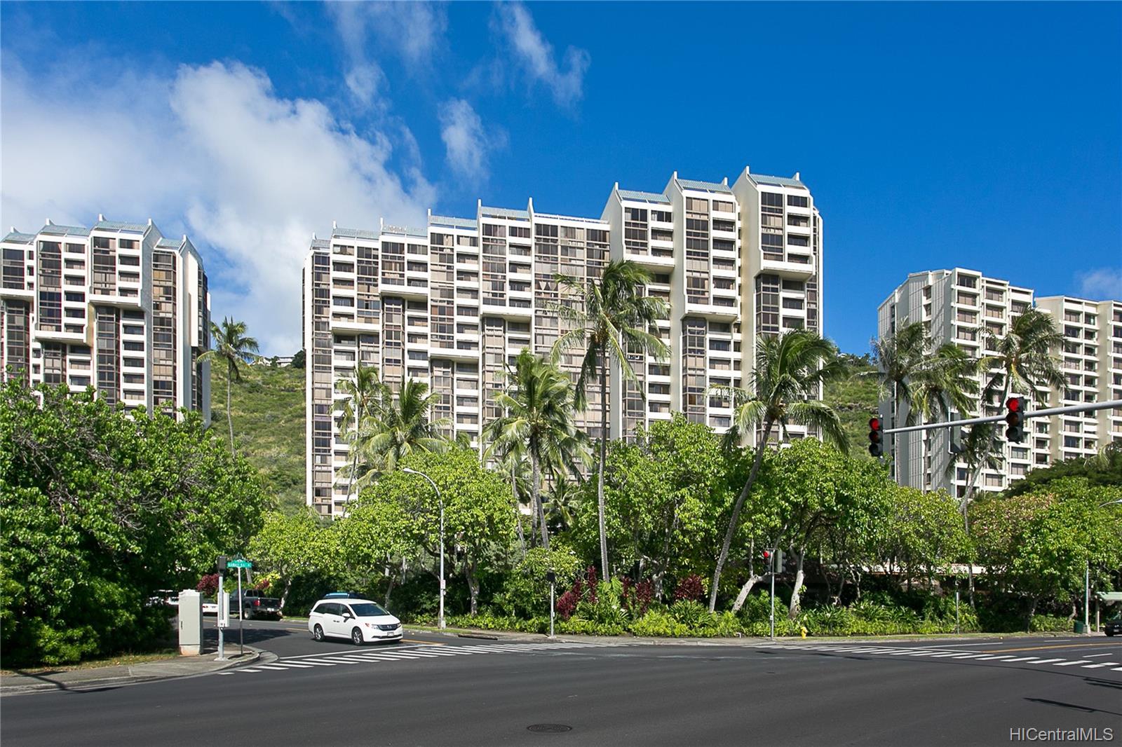 501 Hahaione Street #1/17H, Honolulu, HI 96825