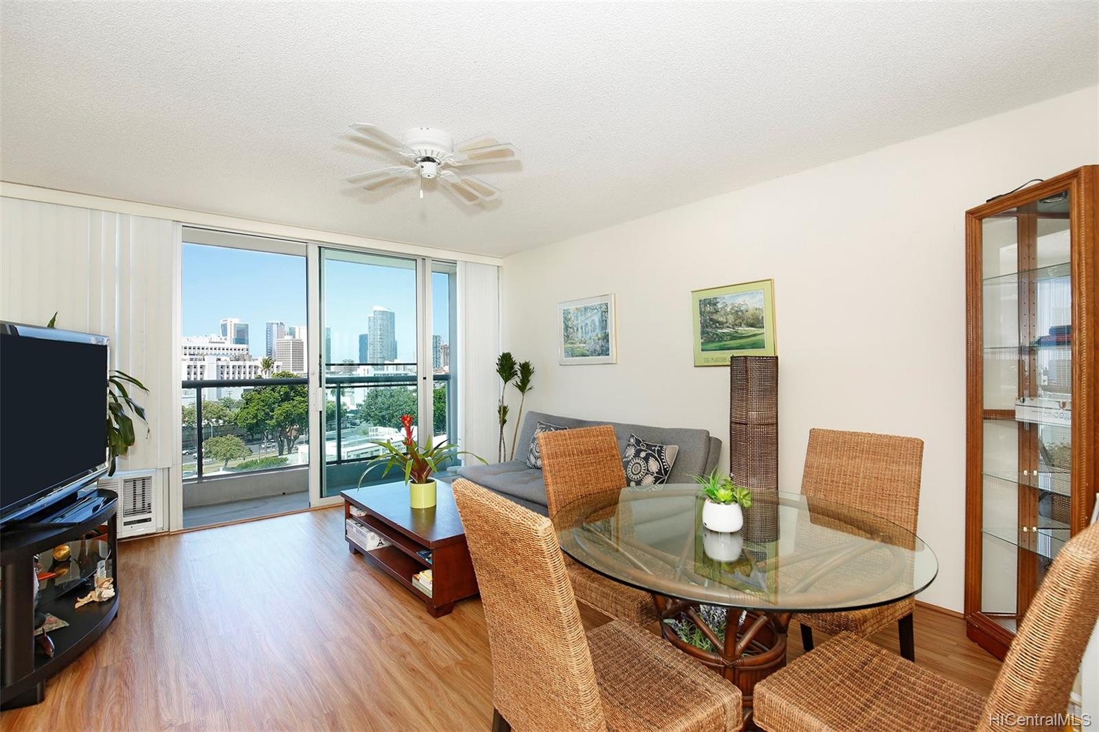 1448 Young Street #807, Honolulu, HI 96814