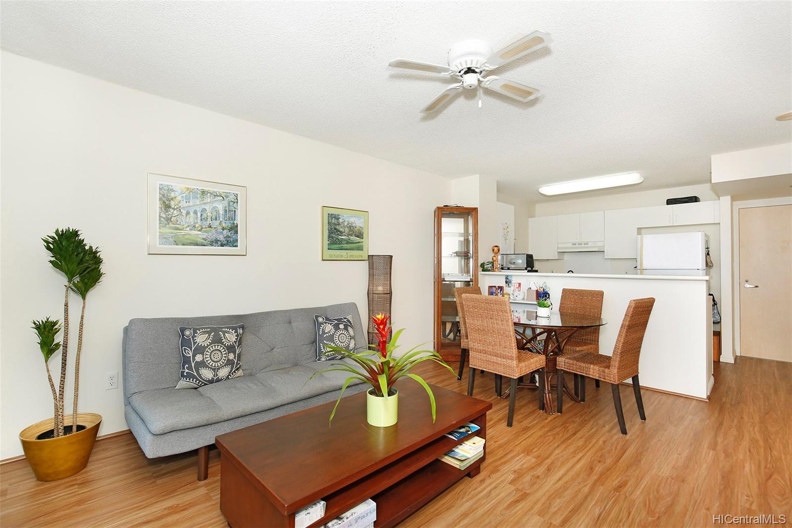 1448 Young Street #807, Honolulu, HI 96814