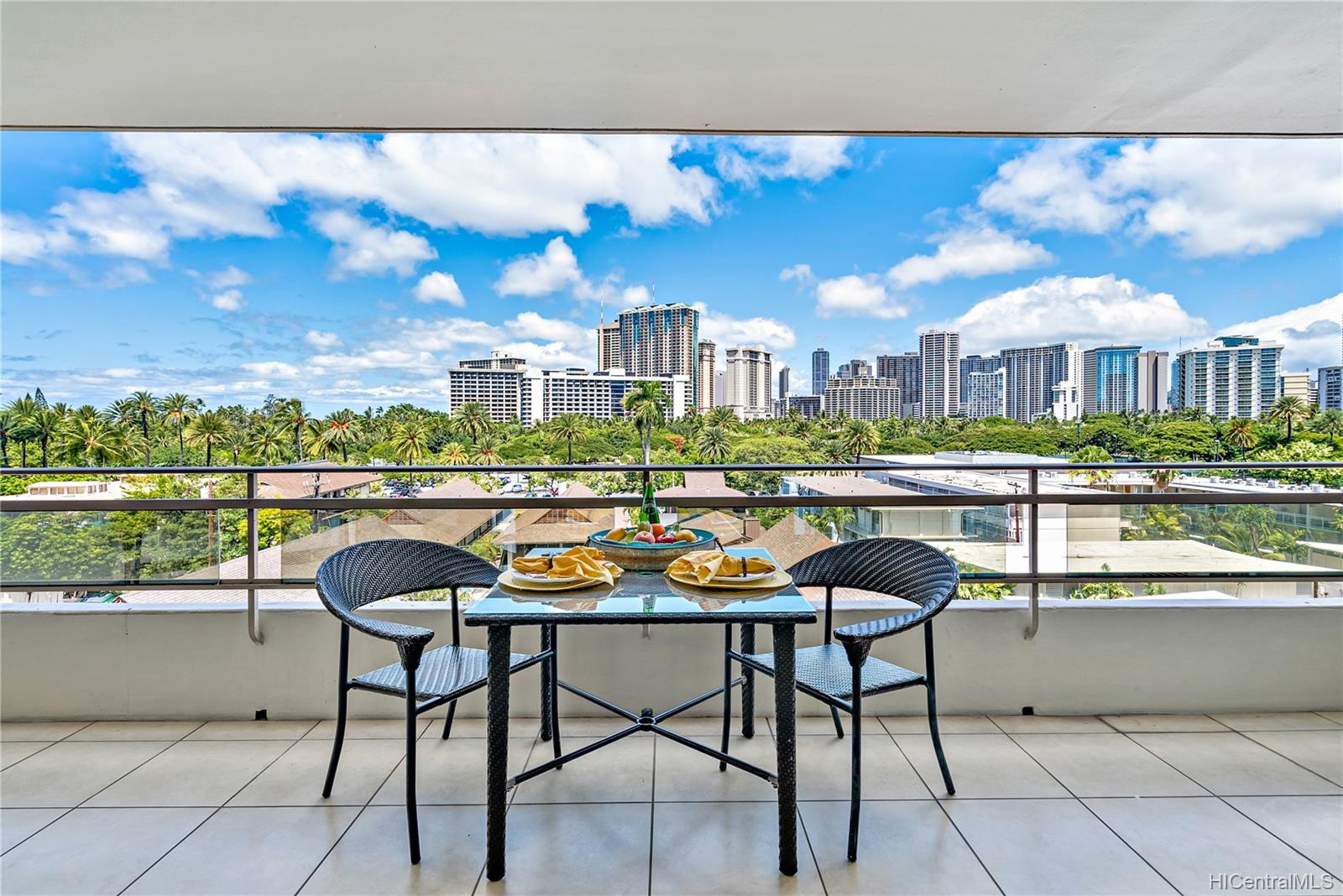 255 Beach Walk #62, Honolulu, HI 96815