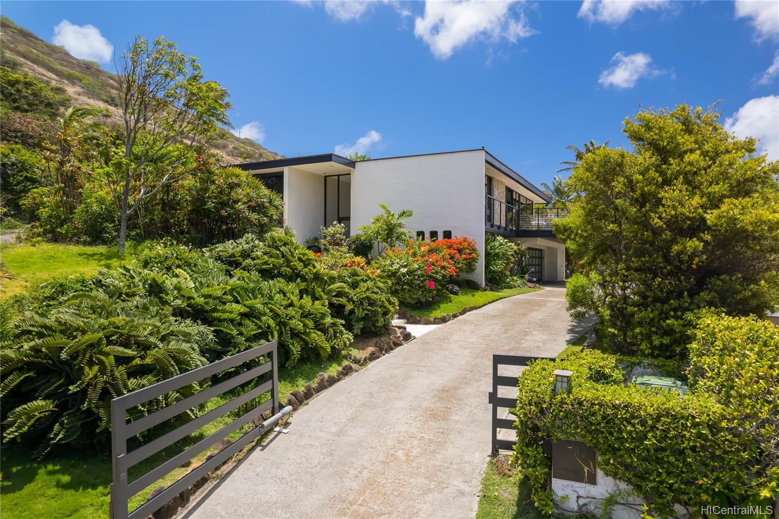 270 Makaweli Place Honolulu, HI 96825