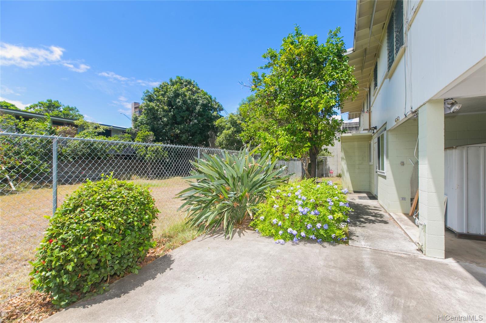 1304 Matlock Avenue Honolulu, HI 96814