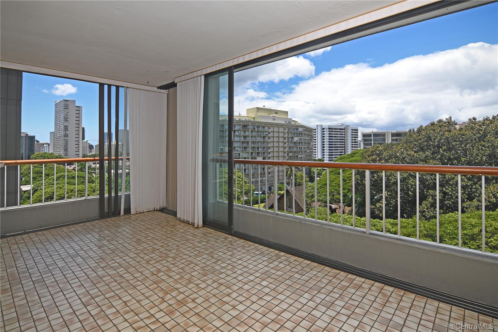 1521 Punahou Street #901, Honolulu, HI 96822