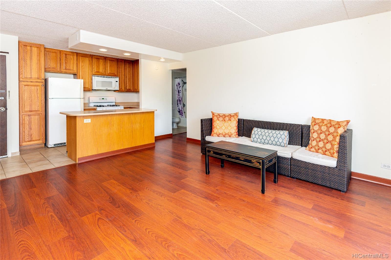 1821 Keeaumoku Street #304, Honolulu, HI 96822