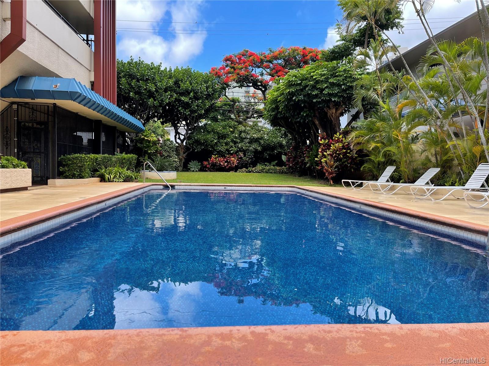 1535 Pensacola Street #1011, Honolulu, HI 96822