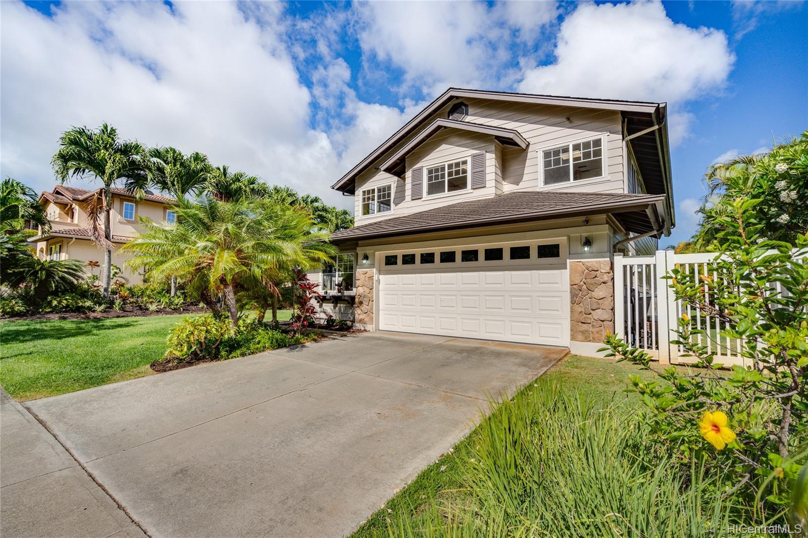 1057 Kuekue Street Honolulu, HI 96825