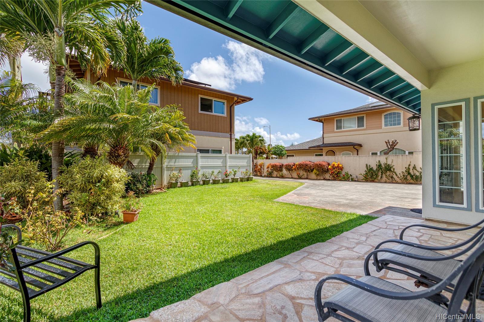 232 Hanakoa Place Honolulu, HI 96825