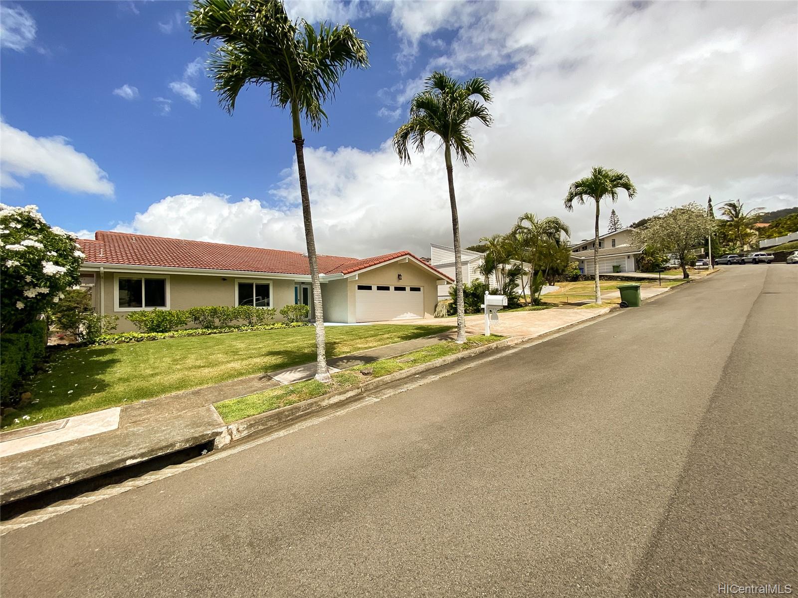 1089 Kalihiwai Place Honolulu, HI 96825