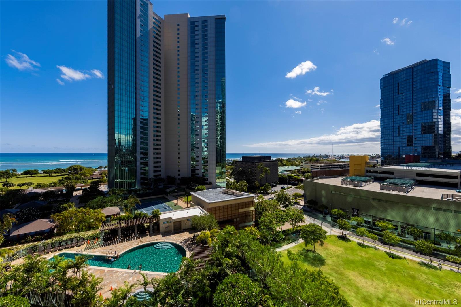 1177 Queen Street #1406, Honolulu, HI 96814