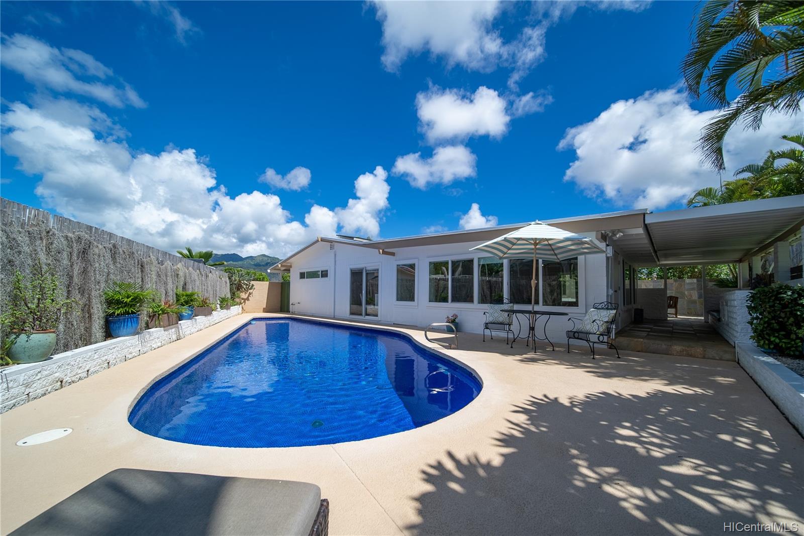 261 Nonou Street Honolulu, HI 96825