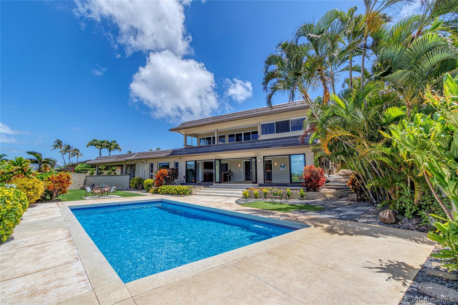 104 Poipu Drive Honolulu, HI 96825