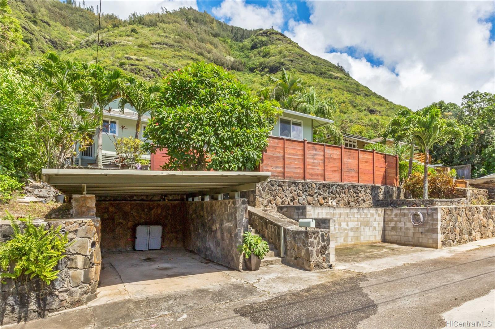 2302A Jasmine Street Honolulu, HI 96816