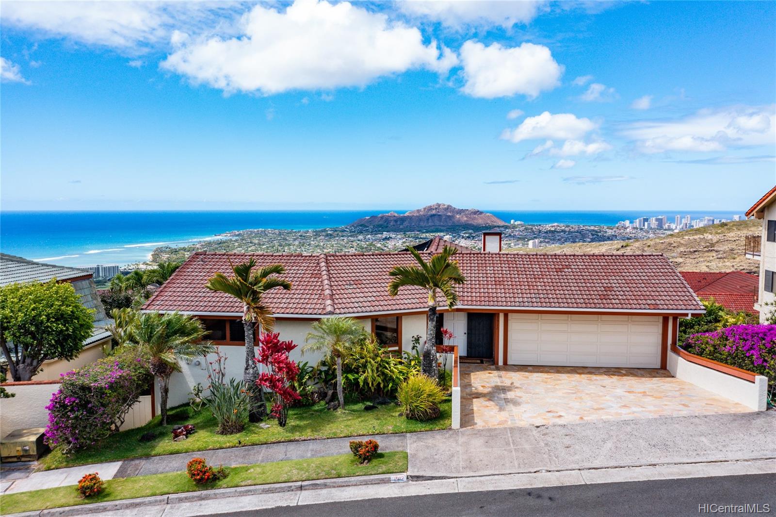 1912 Alaweo Street Honolulu, HI 96821