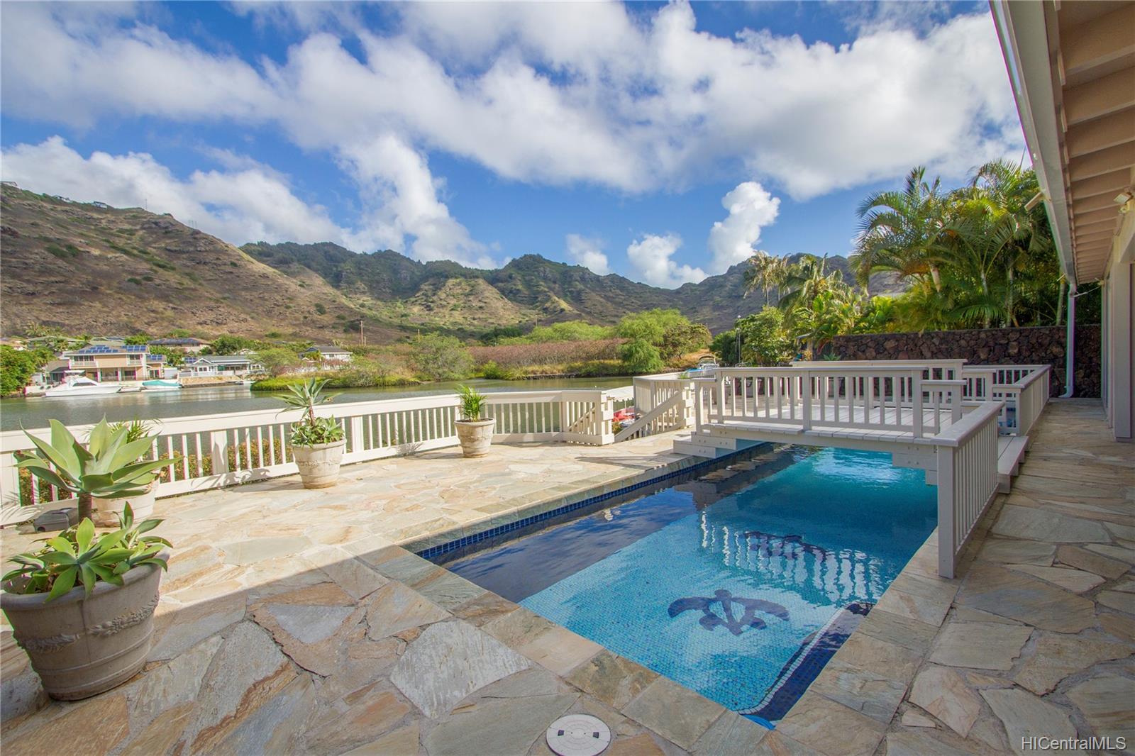 6857 Niumalu Loop Honolulu, HI 96825