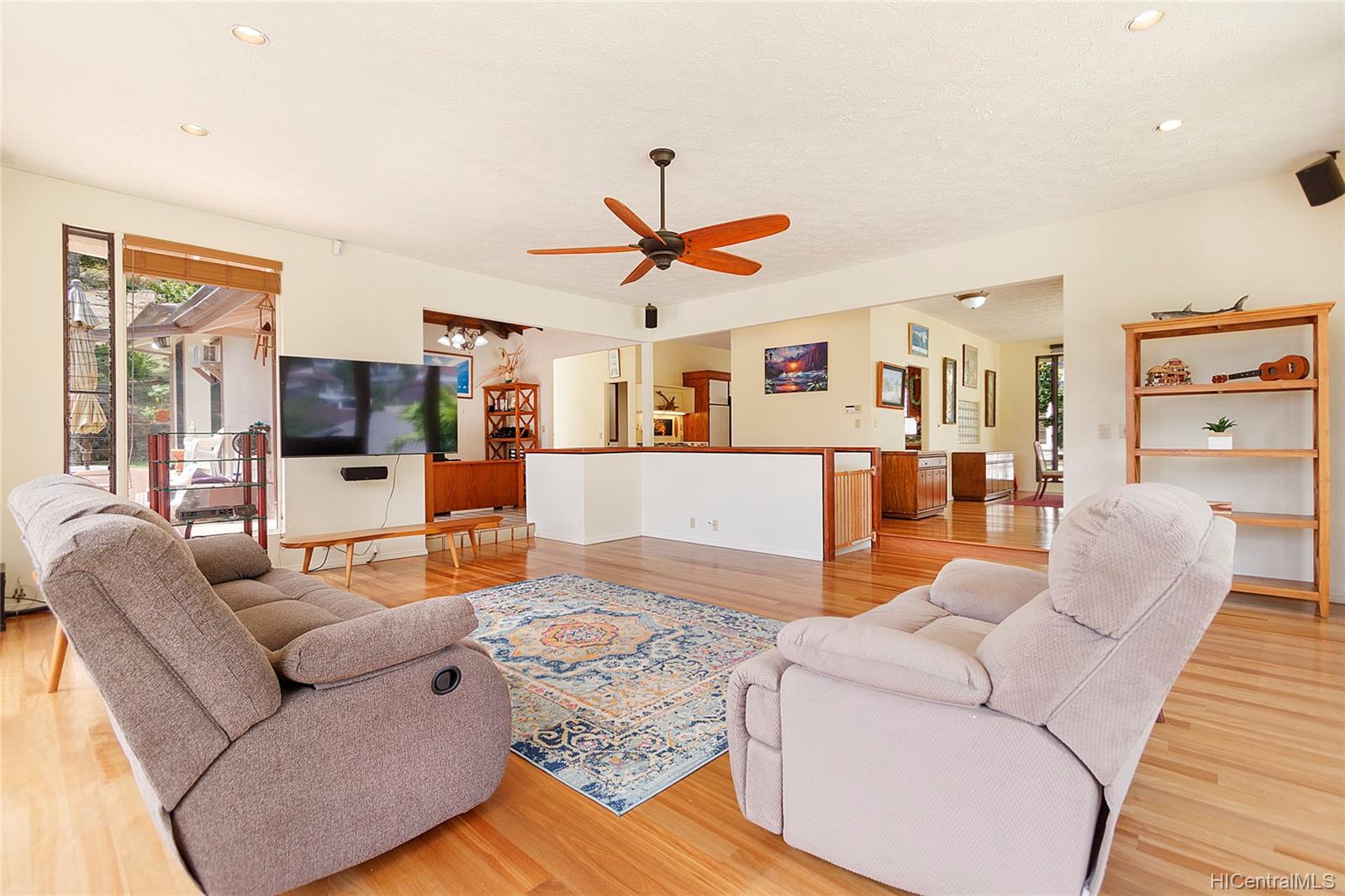 842 Kulani Street Honolulu, HI 96825