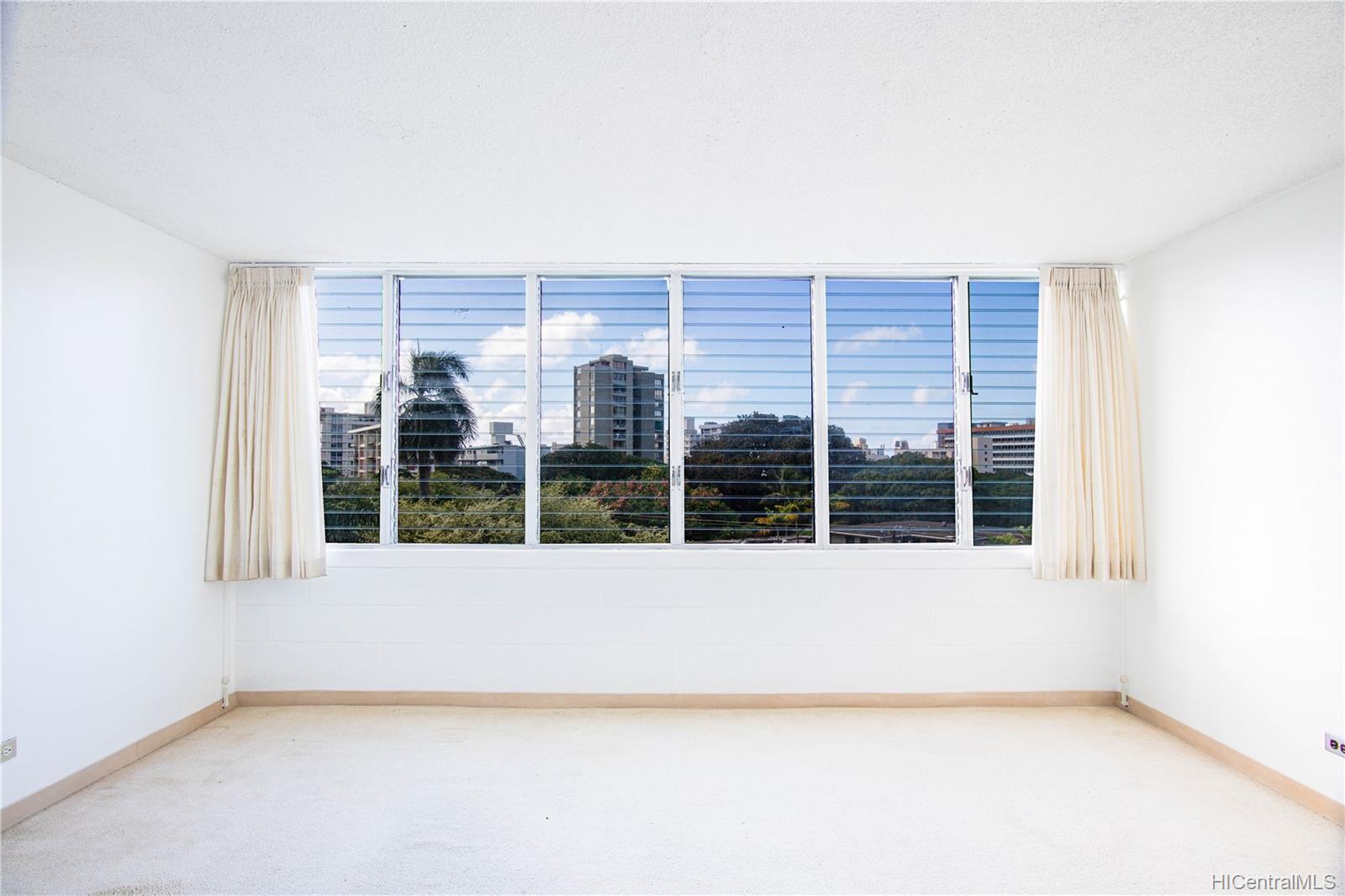 1550 Wilder Avenue #A613, Honolulu, HI 96822