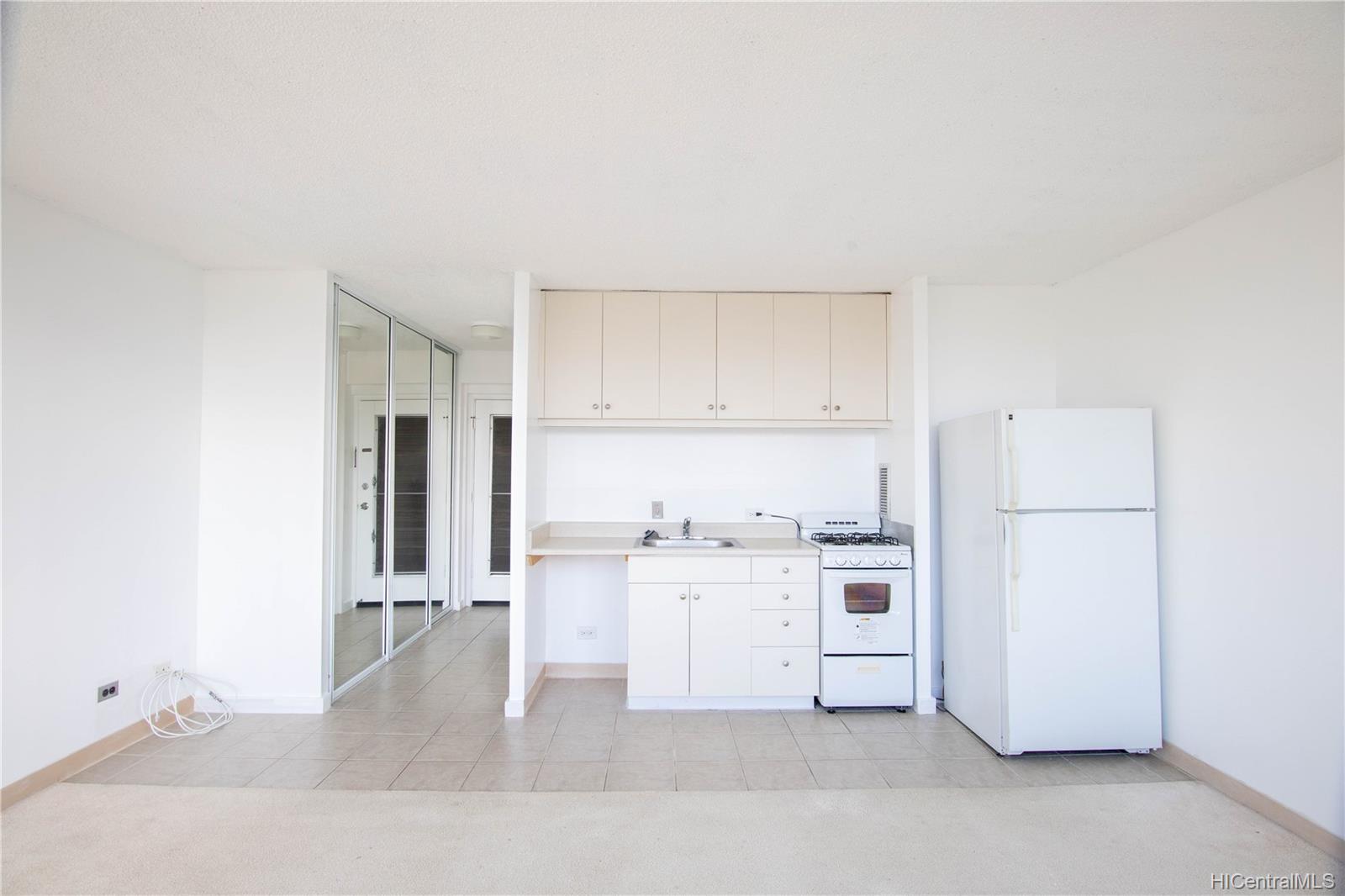 1550 Wilder Avenue #A613, Honolulu, HI 96822