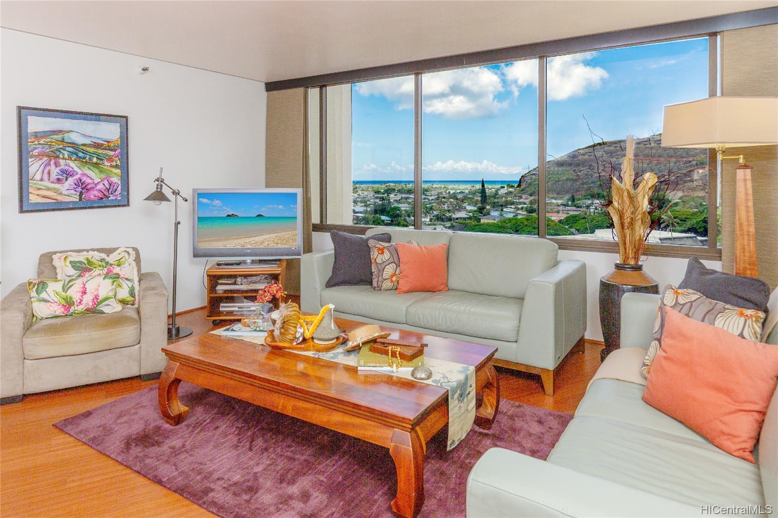 555 Hahaione Street #8B, Honolulu, HI 96825