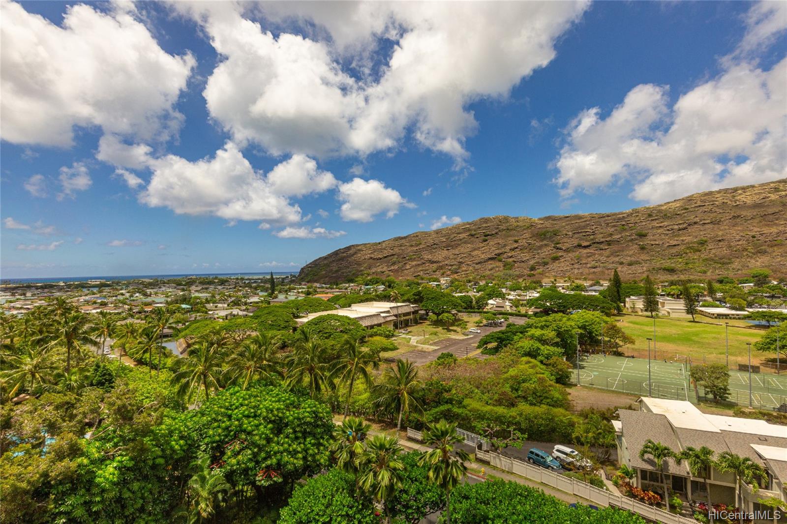 555 Hahaione Street #8B, Honolulu, HI 96825