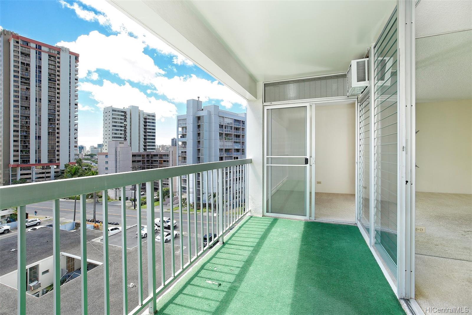 1114 Wilder Avenue #606, Honolulu, HI 96822