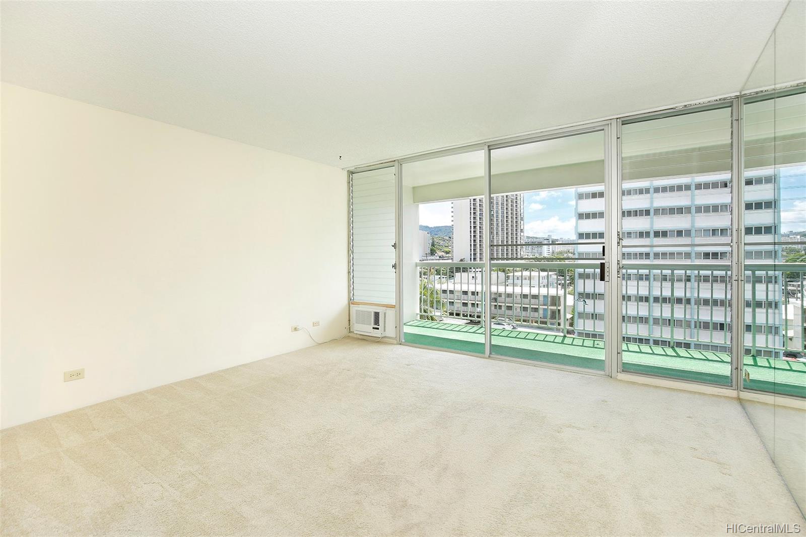 1114 Wilder Avenue #606, Honolulu, HI 96822