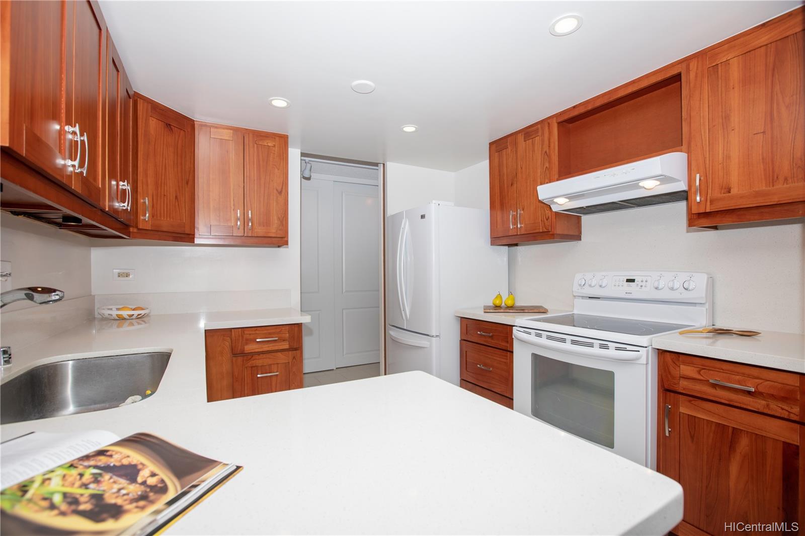 250 Kawaihae Street #11C, Honolulu, HI 96825