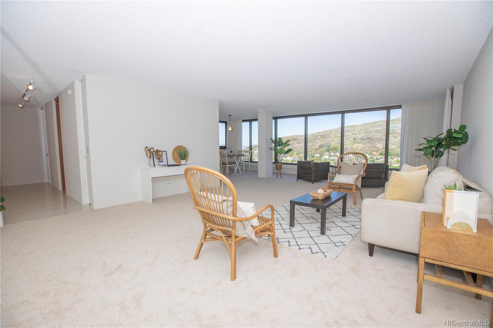 250 Kawaihae Street #11C, Honolulu, HI 96825